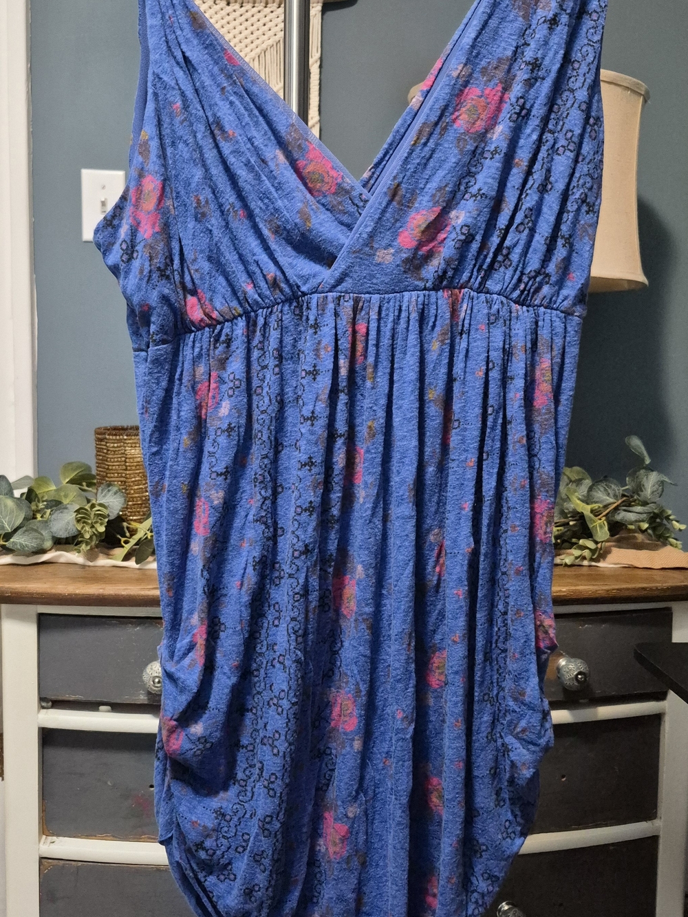 Free People Blue Floral V-Neck Tank with Pink Accents Sz L-NWT